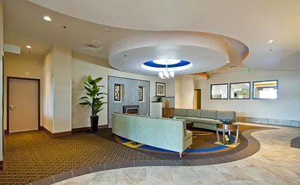 Holiday Inn Express & Suites Denver East-Peoria Street By IHG