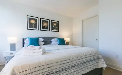 Bright 2 Bedrooms 2 Bathrooms Unit With Balcony