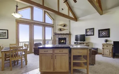 Nisa Mountain 36 2 Bedroom Condo by RedAwning