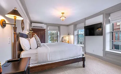 The Davenport Inn
