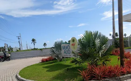 Flat Muro Alto Condominio Clube