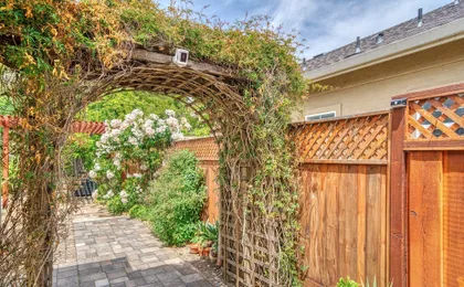 Live Oak Oasis Santa Cruz Chic