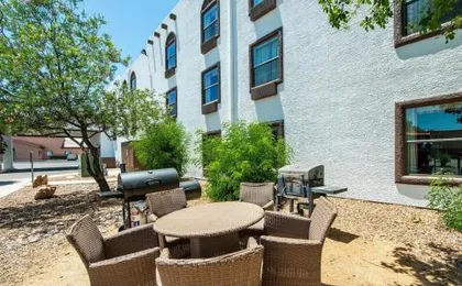 Vistas 216- Renovated central Sierra Vista long term discounts