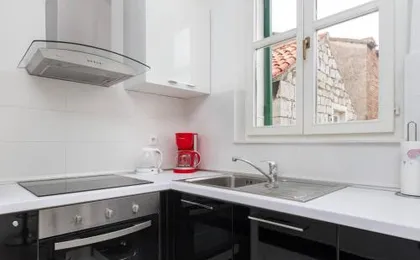 Apartment Central Old town with private indoor garage parking