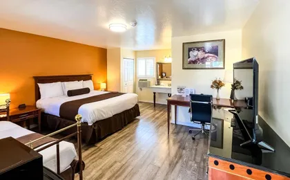 Old West Inn Willits