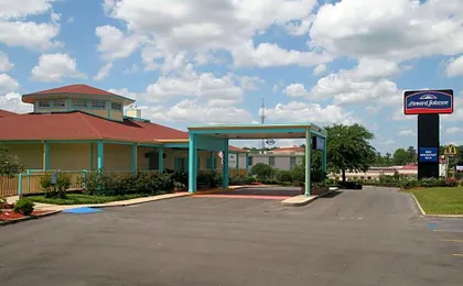 Howard Johnson by Wyndham Hattiesburg