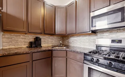 Comfortable Condo In The Heart Of Bronzeville 4 Bedroom Condo by RedAwning