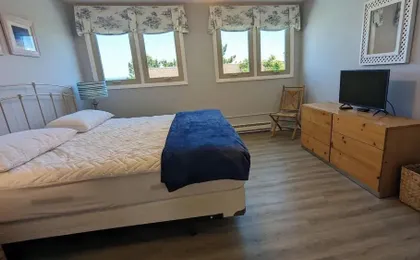Mariners Court 221