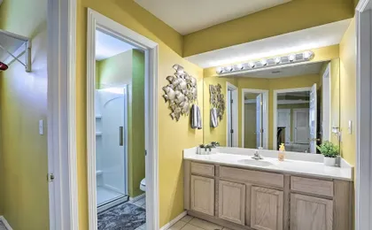 Coastal Condo w/ Pool in South Padre Island!