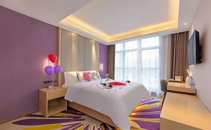 Lavande Hotel Chongqing Xinghui Liangjiang Happiness Plaza