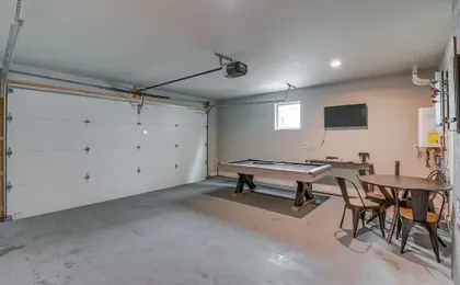 Nashville Townhome w/ Rooftop Balcony & Game Room!