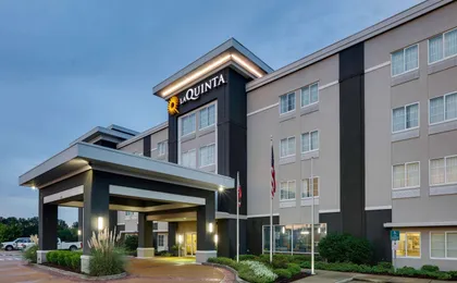 La Quinta Inn & Suites By Wyndham Starkville At Ms