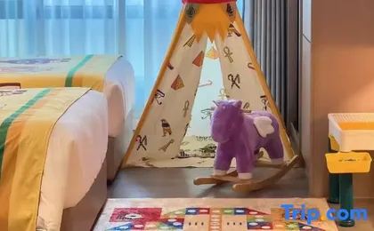 Jinglai Hotel · Zhenxuan (Shanghai Tongji Hospital Xincun Road Subway Station Branch)