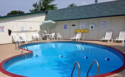 Travelodge by Wyndham Lansing