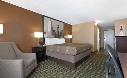Super 8 by Wyndham Grand Prairie North