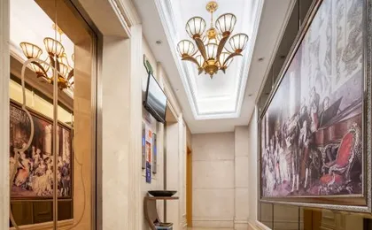 Vienna Hotel (Shenzhen Yantian Port Hong'anwei Metro Station)