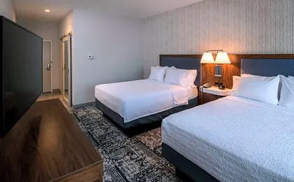 Hampton Inn By Hilton & Suites Huntington Downtown, NY