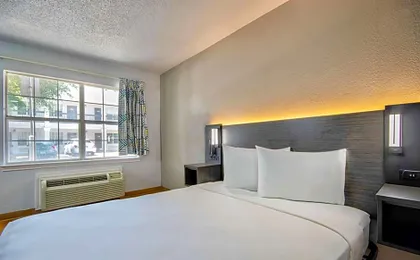 Studio 6 Extended Stay - Austin, TX - Midtown