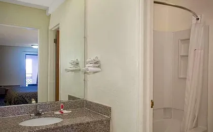 Economy Hotel Wichita- Florence St