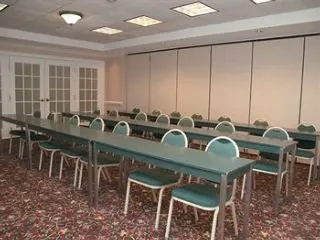 La Quinta Inn & Suites by Wyndham Raleigh Durham Airport