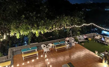 Locomo Hostel OG - Stay • Work • Eat