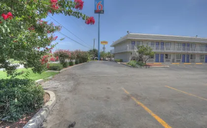 Motel 6 San Antonio, TX - Fort Sam Houston