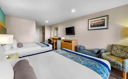 Howard Johnson by Wyndham Santa Cruz