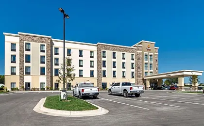 Comfort Suites Grandview - Kansas City