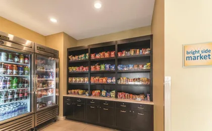 La Quinta Inn & Suites by Wyndham Collinsville - St. Louis