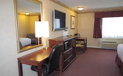 Shiretown Inn & Suites