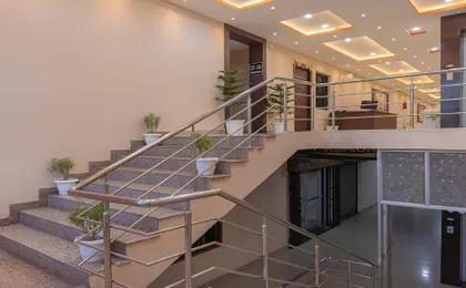Itsy Hotels Kashi Grand