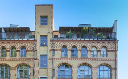 The Melchior, Luxury Industry Loft in Mitte, Group & Family Friendly, 2 Bath Rooms, Big Dining Table, Ideal for 4 - 6 Guests