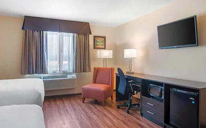 Econo Lodge Inn & Suites Springfield Main Street
