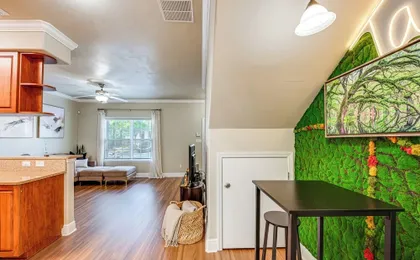 3 Mi to Fsu! Pet-friendly Townhome w/ Pool Access