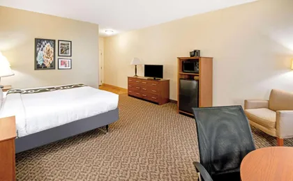 La Quinta Inn & Suites by Wyndham Lawton / Fort Sill