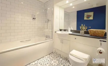 Two Bed Serviced Apartment by London Docklands