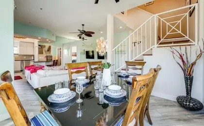 Colorful Townhome, Steps to Clearwater Beach!