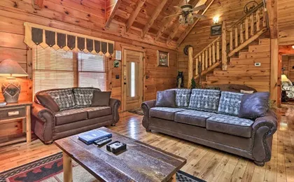 Pigeon Forge Getaway w/ Covered Patio & Hot Tub!
