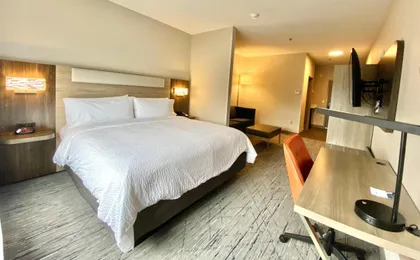 Elyria Inn & Suites