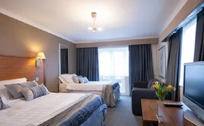 The New London Carlton Hotel