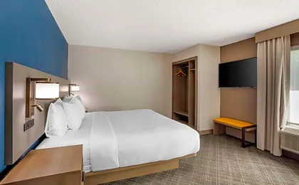 Comfort Suites Nashville Airport - BNA