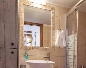 Dream Suite near Metro Station!