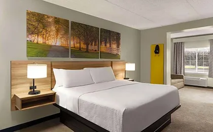 Days Inn & Suites by Wyndham Lancaster Amish Country