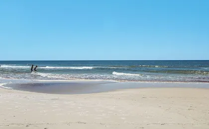3br/2.5ba, Sleeps 8, Private Beach Access!