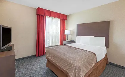 Birch Hill Suites Detroit-Warren