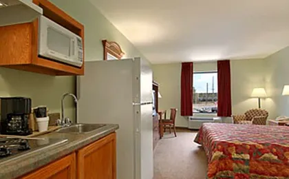 Super 8 by Wyndham Pascagoula