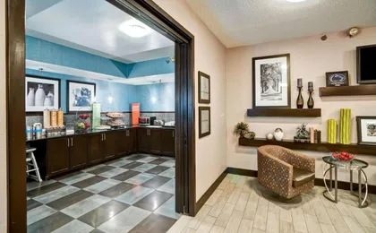 Hampton Inn State College