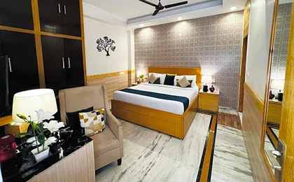 Divine Inn Hotel Near Rajouri Garden Main Market