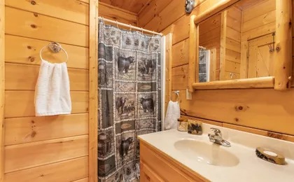 Finding Bigfoot 2 Bedroom Cabin