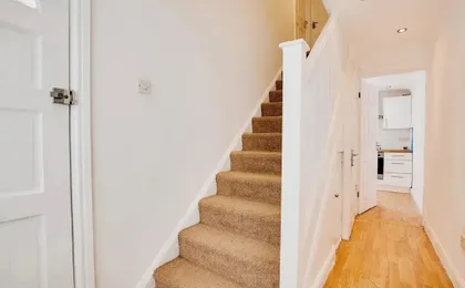3-bed Apt-15 Mins to Heathrow-pet-friendly-parking